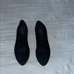 Women’s Black flats